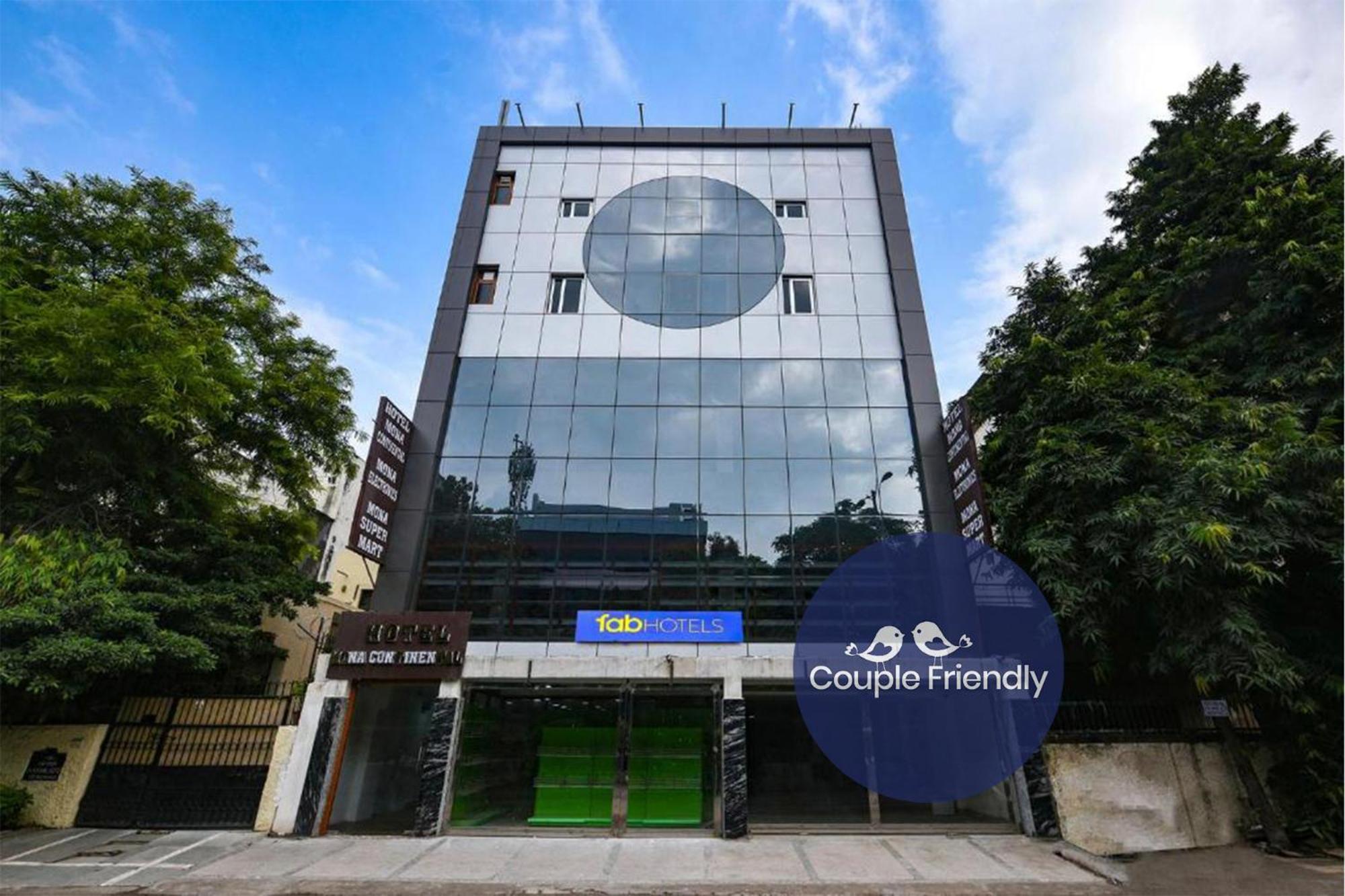 Fabhotel Mona Continental - Nr Laxmi Nagar It Hub Нью-Дели Экстерьер фото