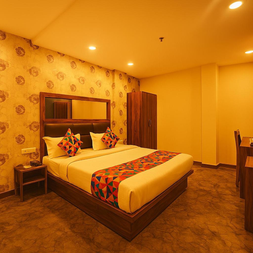 Fabhotel Mona Continental - Nr Laxmi Nagar It Hub Нью-Дели Экстерьер фото